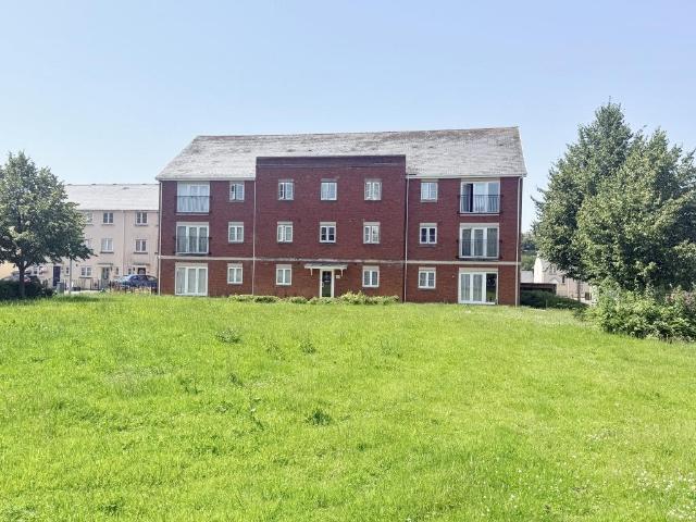 Flat for sale in Pontarddulais, Wales