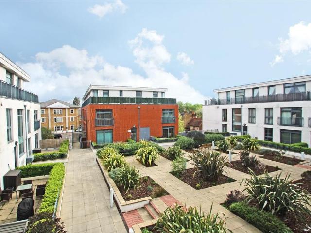 Flat for sale in Row Town, Surrey