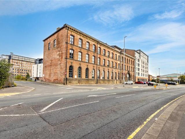 Flat for sale in Hunslet, Leeds