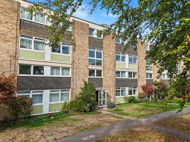 Flat for sale in Hersham, Walton-on-Thames