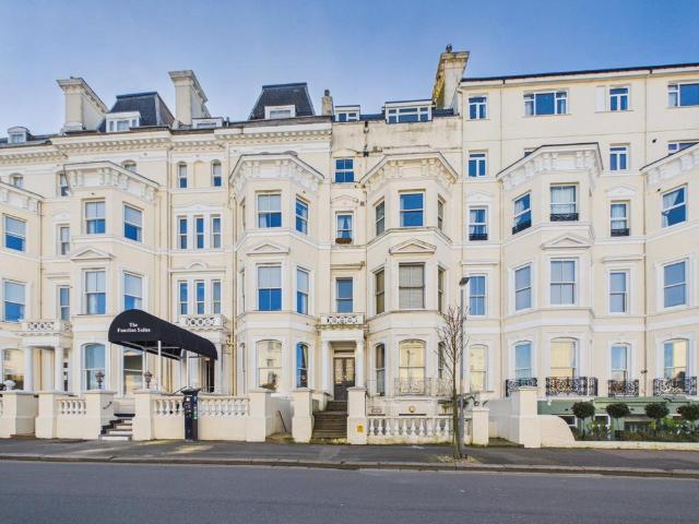 Flat for sale in Folkestone