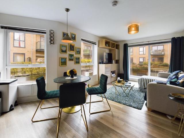 Flat for sale in Pouchen End, Hertfordshire