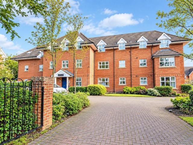 Flat for sale in Edenbrook, Hart