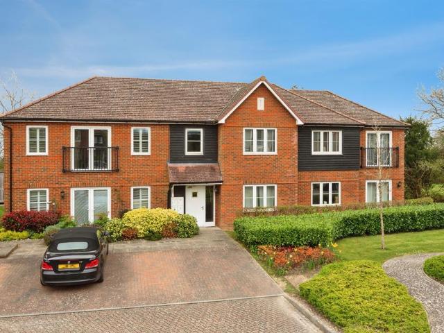 Flat for sale in Broadwater Down, Sandown Park
