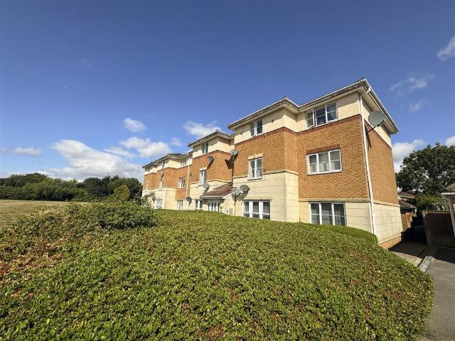 Flat for sale in Flower Estate, Firth Park