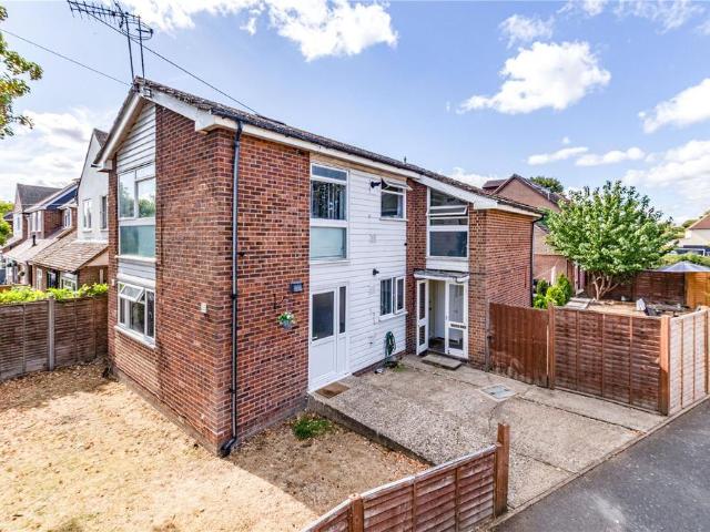 Flat for sale in New Haw, Runnymede