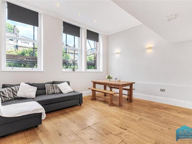 Flat for sale in Tufnell Park, Greater London