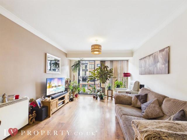 Flat for sale in Highgate, West Midlands