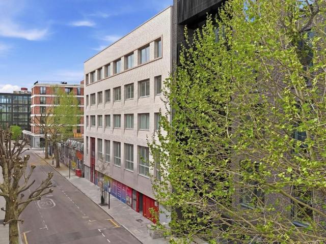 Flat for sale in Old Ford, Bow