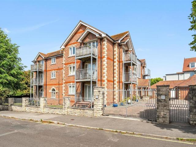 Flat for sale in Swanage, East Dorset