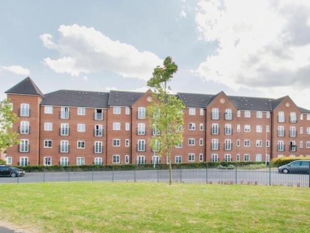 Flat for sale in Thorpe, West Yorkshire