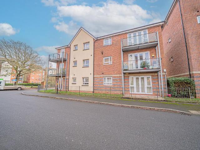 Flat for sale in Eastern Green, West Midlands