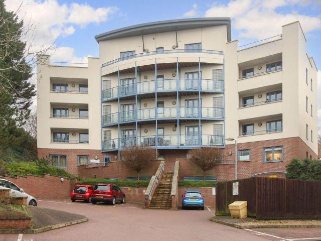 Flat for sale in New Mill, Pouchen End