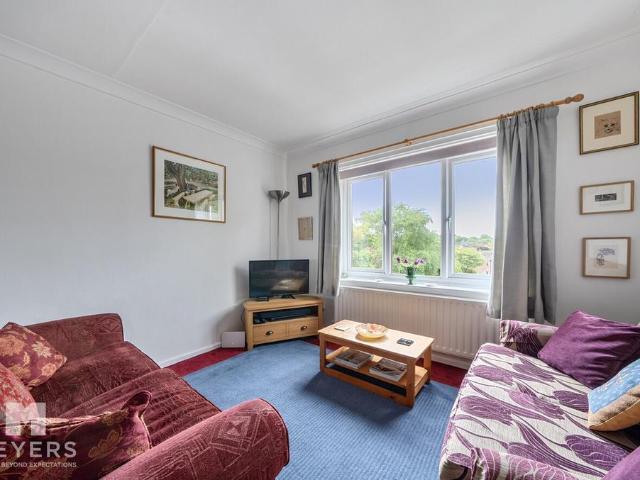 Flat for sale in Fordington