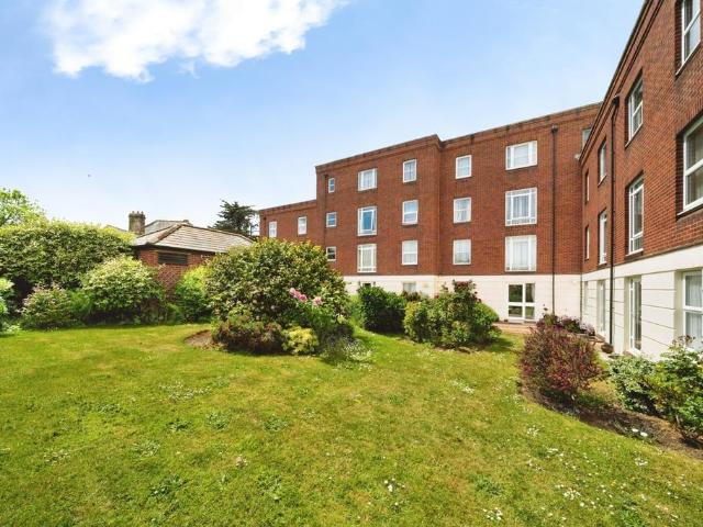 Flat for sale in Watergate, Devon
