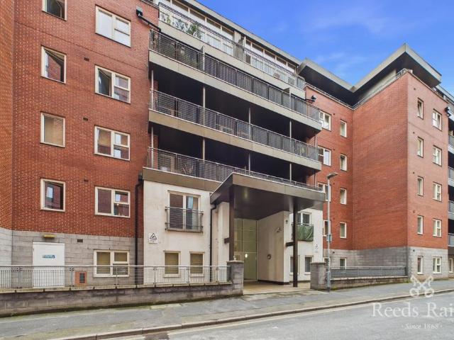 Flat for sale in Georgia, Greater Manchester