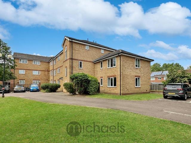 Flat for sale in Old Heath, Fordham Heath