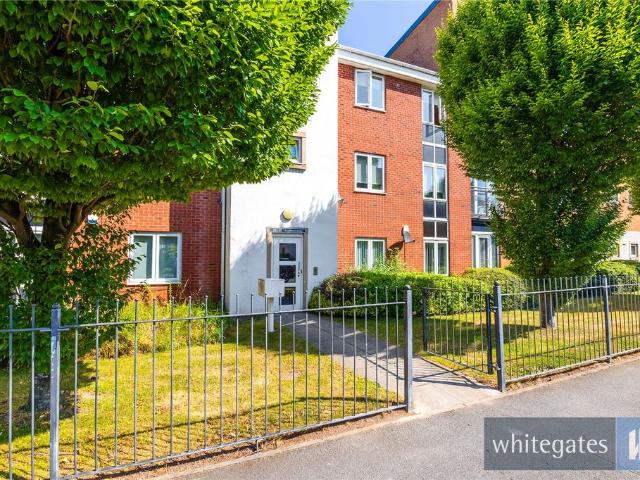 Flat for sale in Hunts Cross, Calderstones