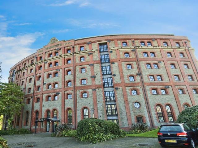 Flat for sale in Brewery Quarter, Cardiff