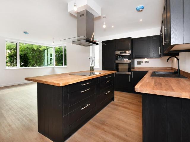 Flat for sale in Moulsham, Chelmsford