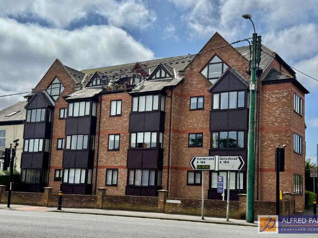 Flat for sale in East Boldon, Tyne And Wear