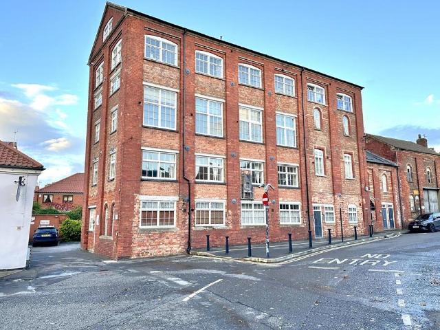 Flat for sale in Alverton, East Midlands