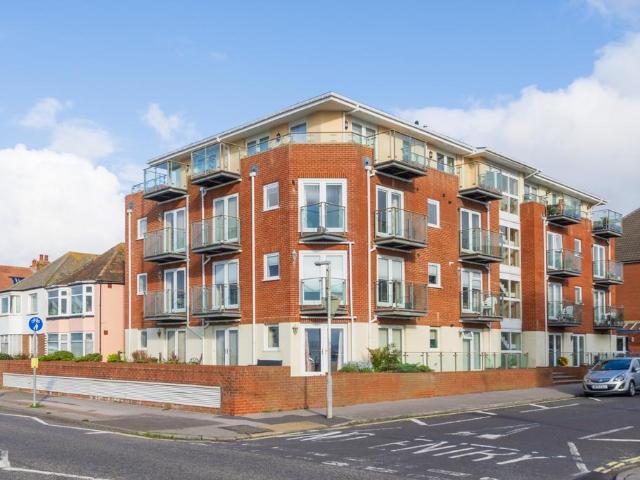 Flat for sale in Lee-on-the-Solent, Middlecroft