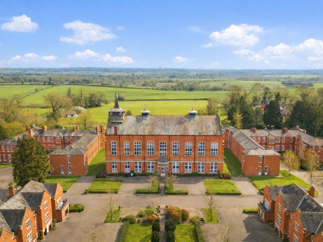 Flat for sale in Napsbury Park, Five Acres