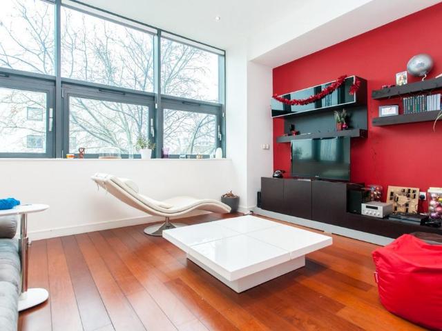 Flat for sale in Barnsbury, Greater London