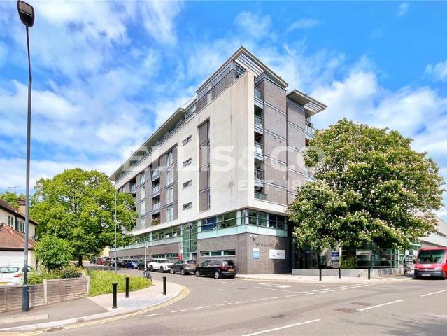 Flat for sale in Preston, Greater London