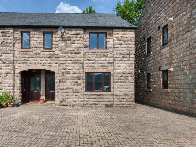 Flat for sale in Froggatt, East Midlands