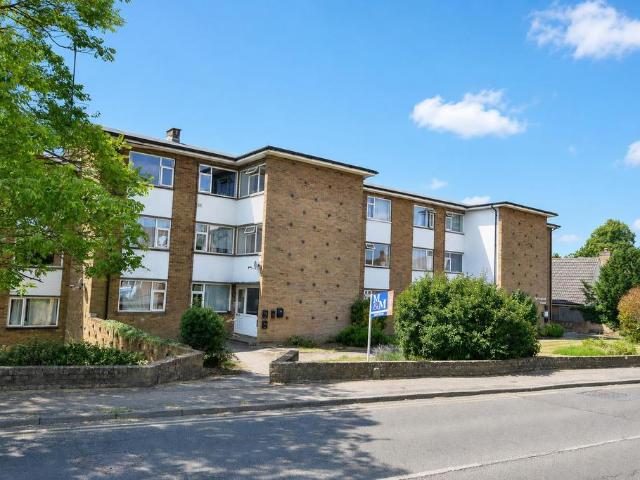 Flat for sale in Leighton-Linslade, Linslade