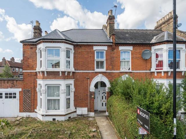 Flat for sale in London Borough of Lewisham, Greater London