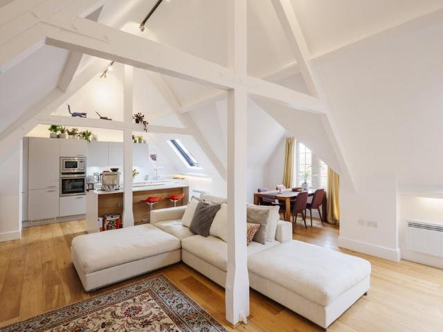 Flat for sale in The Galleries, Navestock Side