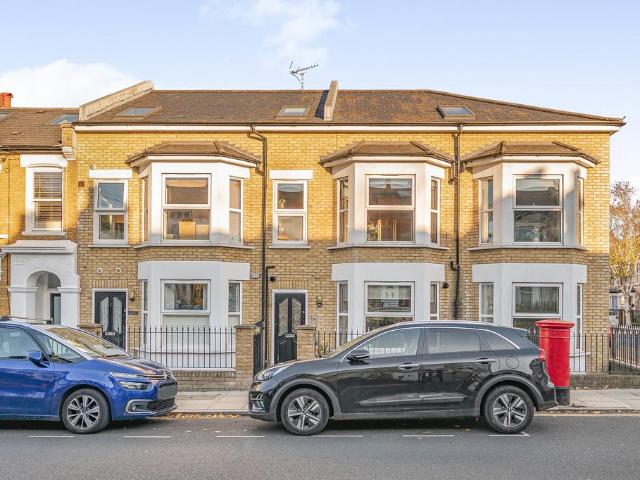 Flat for sale in Bellenden, Greater London