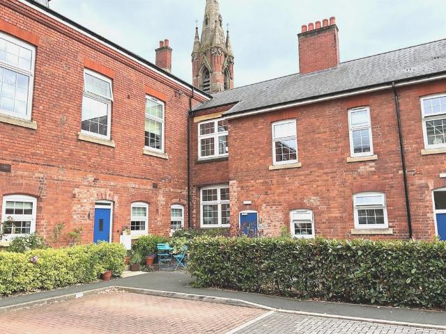 Flat for sale in Stourbridge, West Midlands