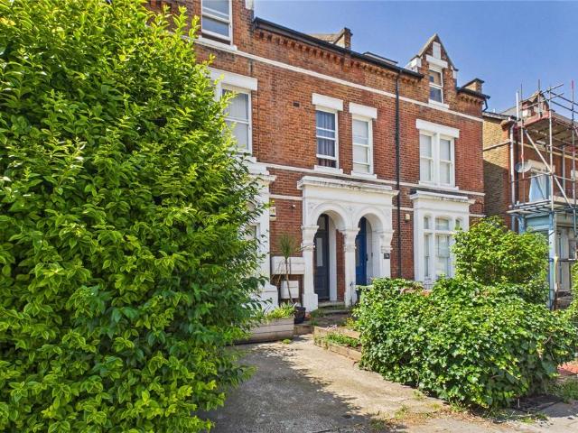 Flat for sale in Herne Hill, Greater London
