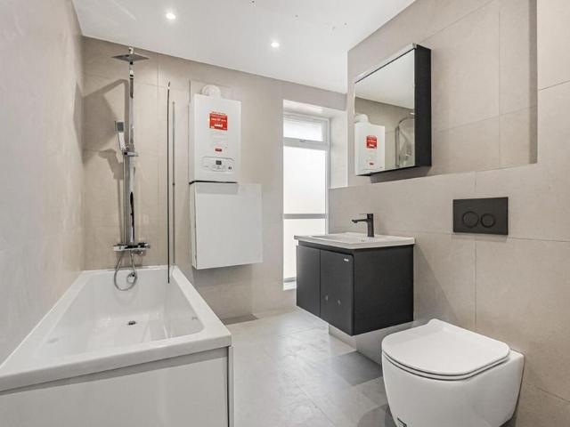 Flat for sale in High Town, Luton