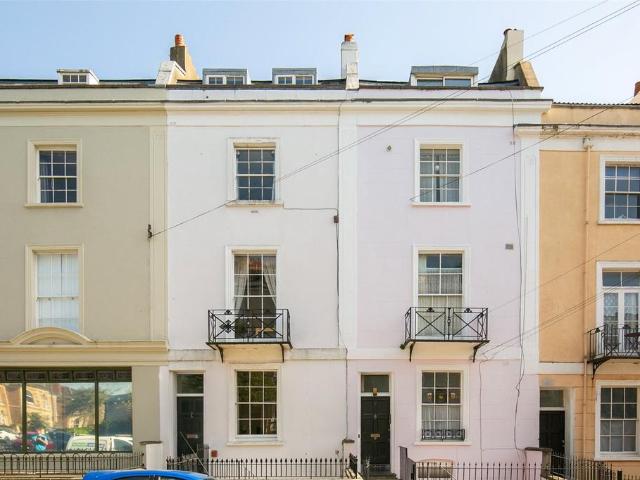 Flat for sale in Feckenham, City Of Bristol