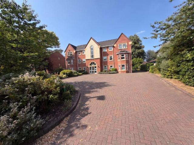 Flat for sale in Sale Moor, Trafford Park