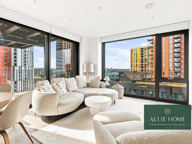Flat for sale in Nine Elms, Greater London