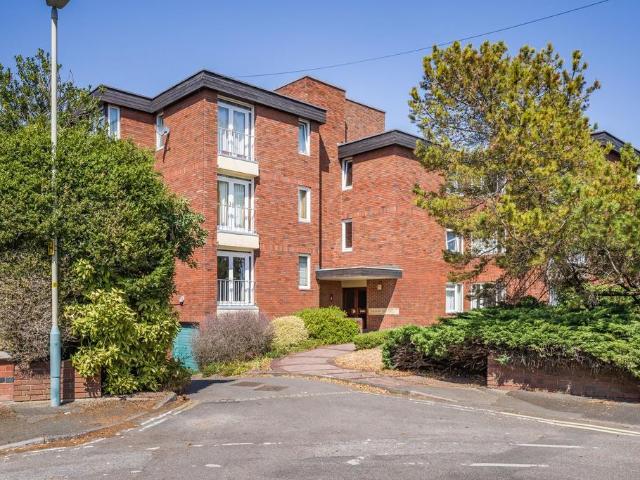 Flat for sale in Golden Valley, Gloucestershire
