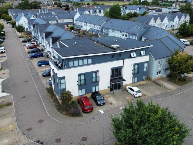 Flat for sale in Folkestone