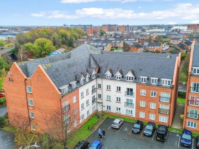 Flat for sale in Fairfield, Warrington
