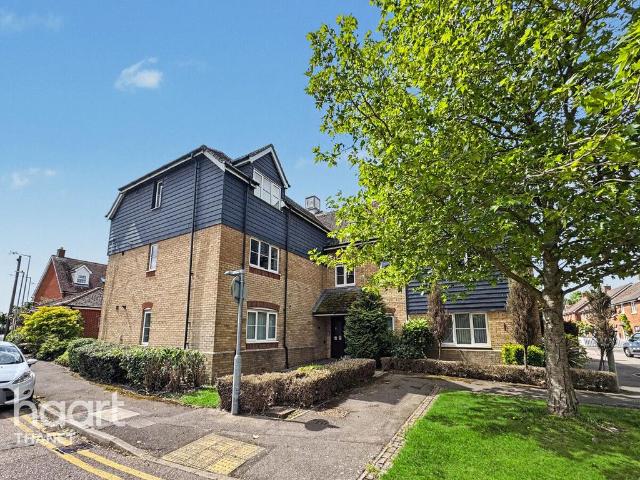 Flat for sale in The Bridge, Kent