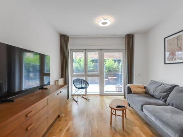 Flat for sale in Old Kent Road, Greater London
