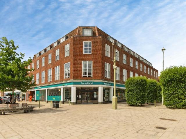 Flat for sale in Fretherne, Hertfordshire