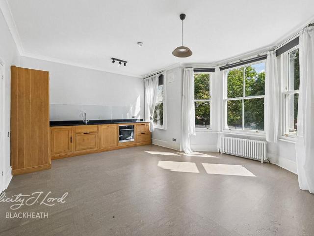 Flat for sale in Blackheath Royal Standard, Greater London