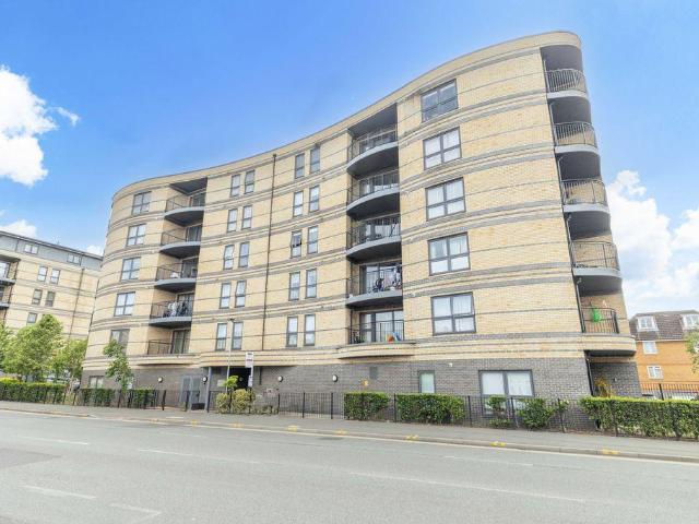 Flat for sale in Slough, Isle Of Man