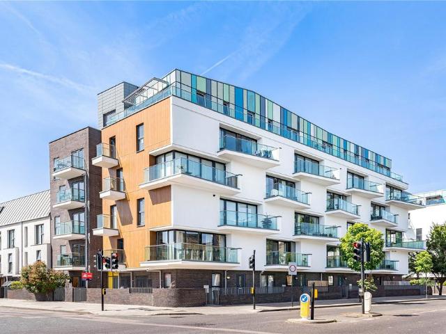 Flat for sale in Dalston, De Beauvoir Town